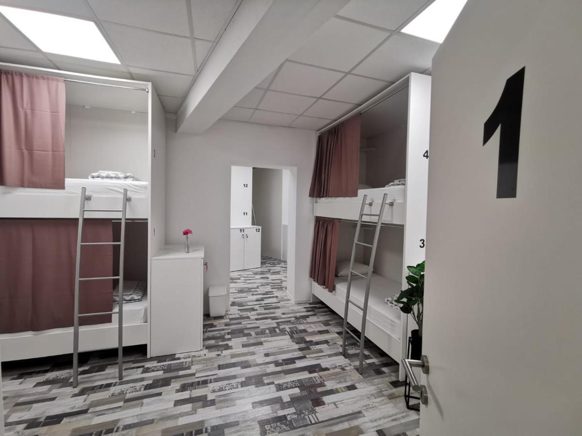 Hostel Book'N'Hook Stobreč Εξωτερικό φωτογραφία