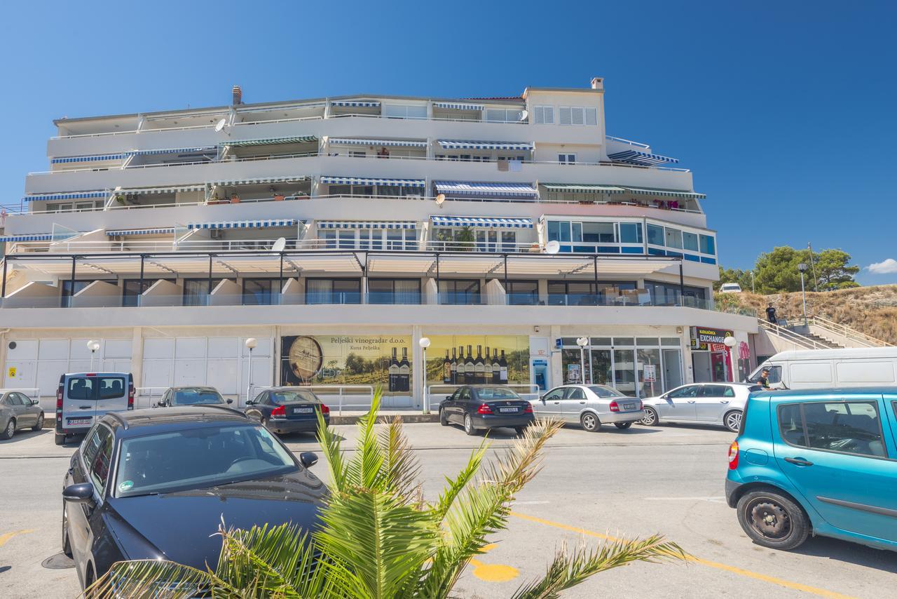 Hostel Book'N'Hook Stobreč Εξωτερικό φωτογραφία